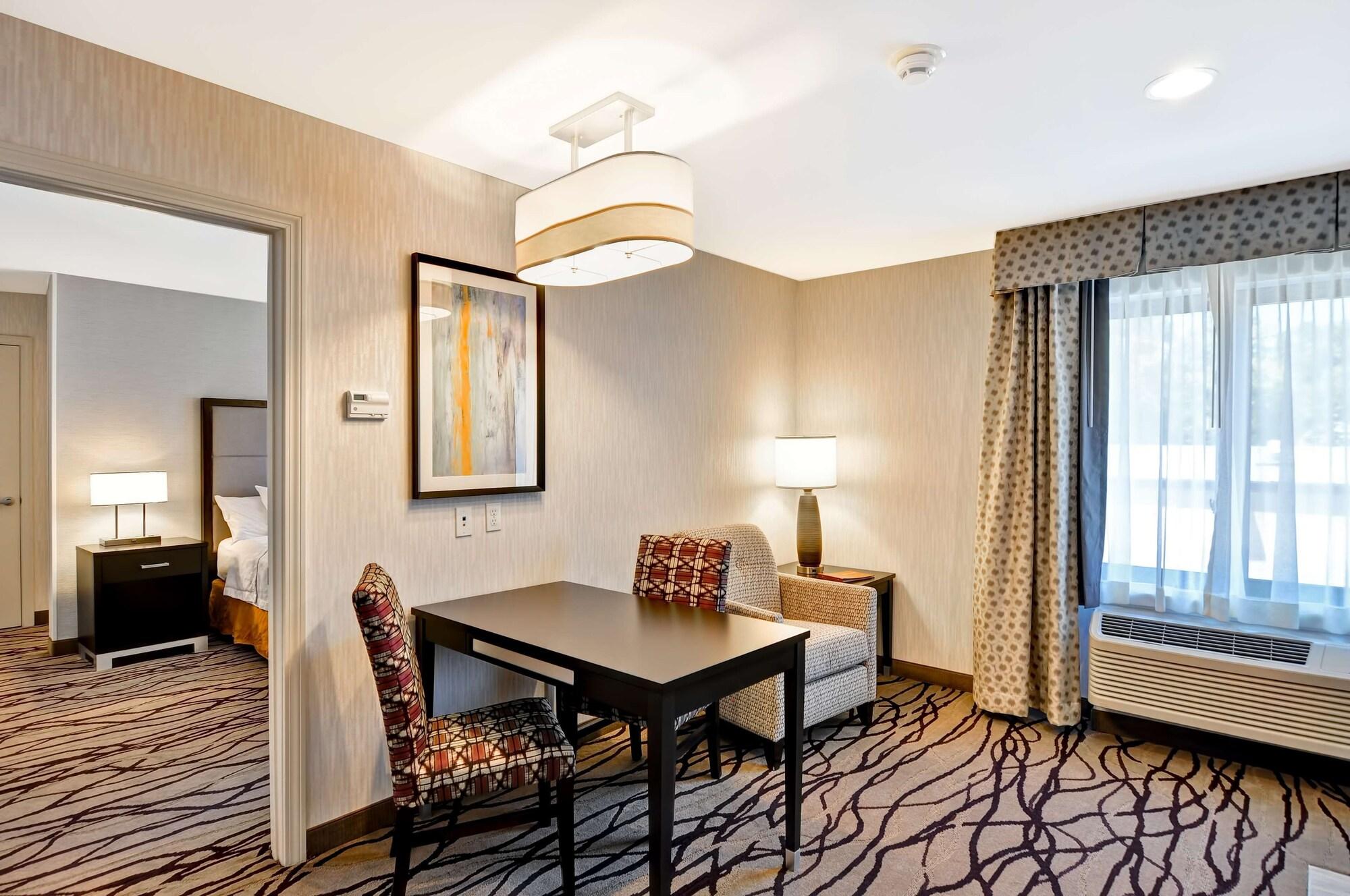โฮมวูด สวีท บาย ฮิลตัน บอสตัน - เคมบริดจ์ - อาร์ลิงตัน Hotel ภายนอก รูปภาพ